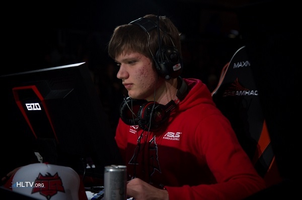 关键之战！BLG和TES谁赢得胜决就将直通S赛 保底拿到二号种子名额