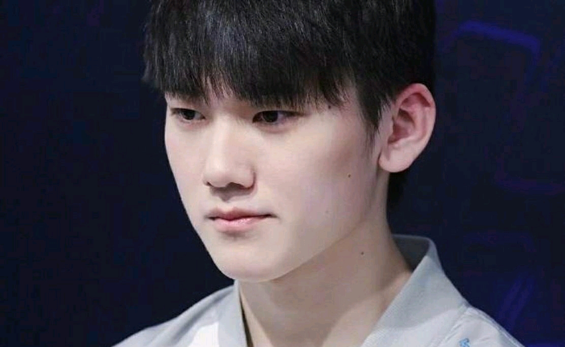 一而再 再而三！BLG面对T1取得三连胜！